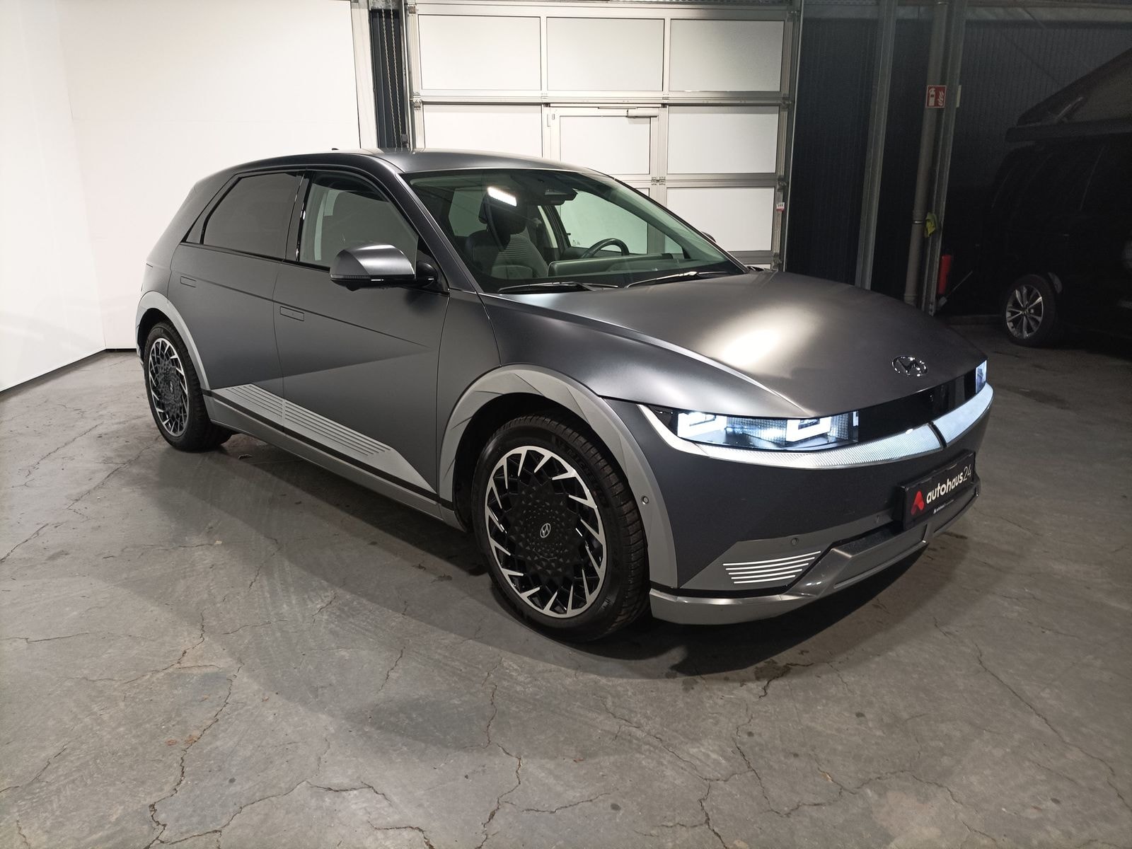 Hyundai IONIQ 5 Limousine HYUNDAI IONIQ 5 72,6 kWh 225 kW Allradantrieb Sports Utility Vehicle #1