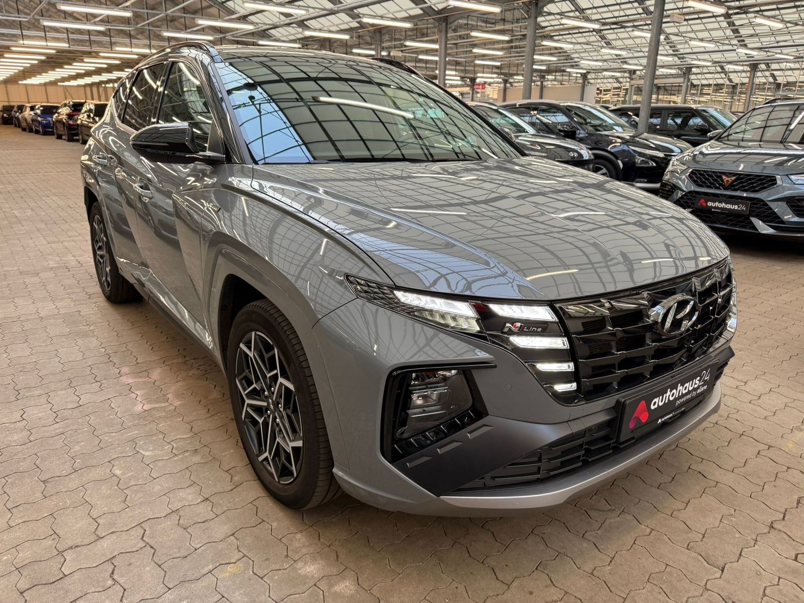 Hyundai Tucson SUV / Crossover / Geländewagen HYUNDAI Tucson 1.6 T-GDI Plug-in Hybrid 4WD Auto Sports Utility Vehicle #1