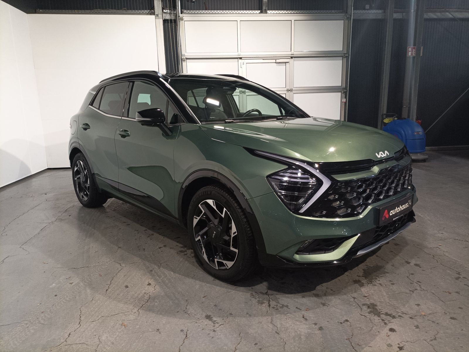 Kia Sportage SUV / Crossover / Geländewagen KIA Sportage 1.6 T-GDI Plug-in Hybrid Auto 4WD Sports Utility Vehicle #1