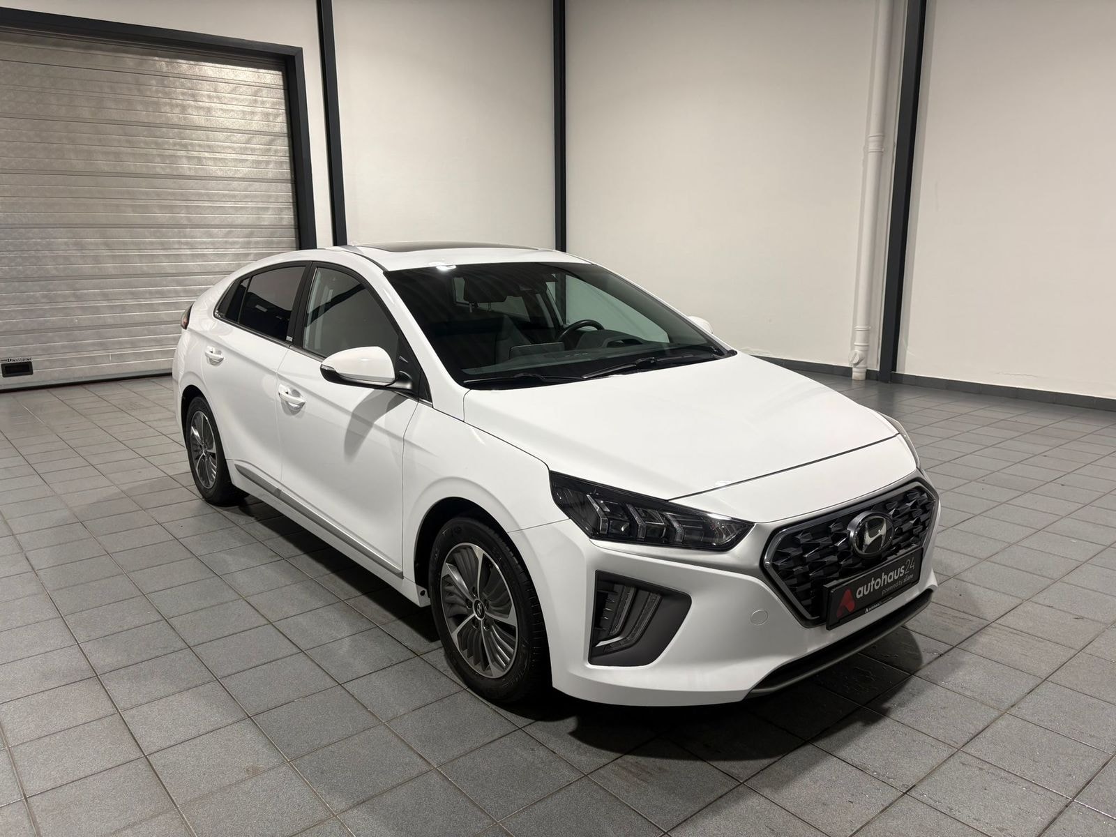 Hyundai IONIQ Limousine HYUNDAI IONIQ 1.6l GDi PLUG-IN HYBRID Style Schräghecklimousine #1