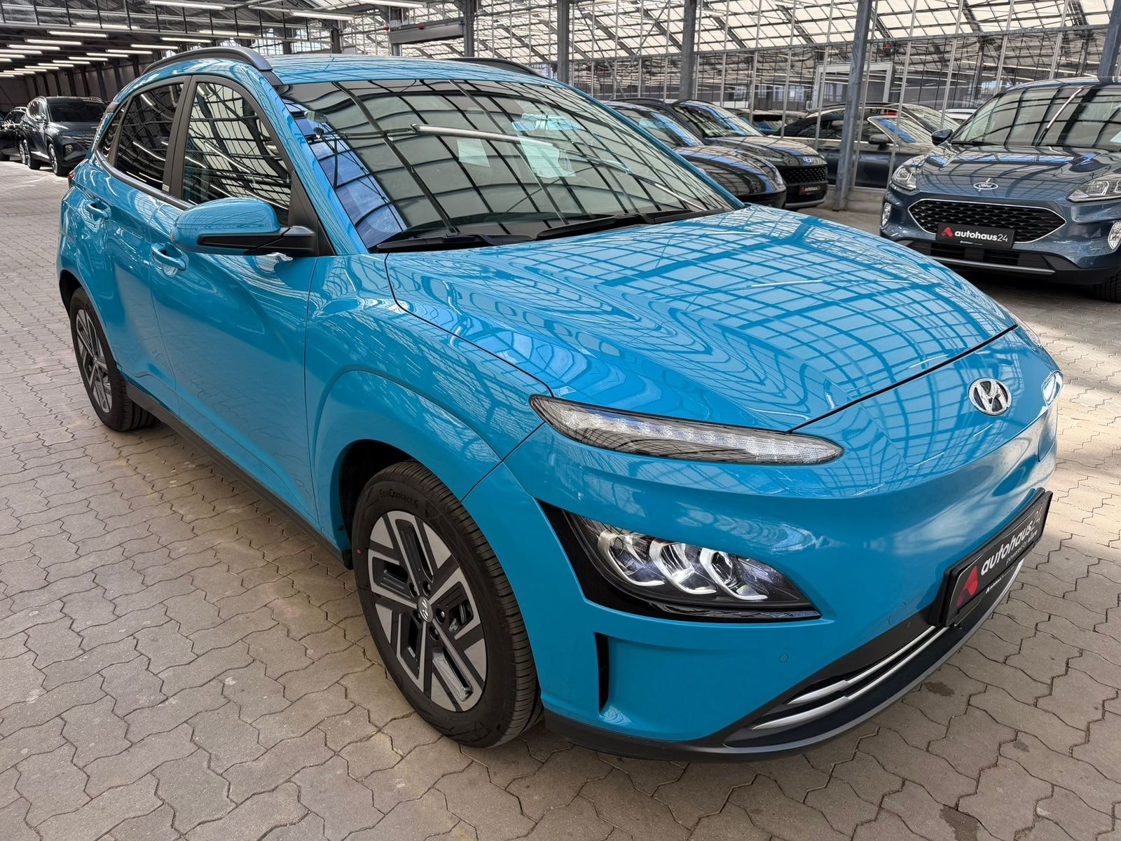 Hyundai Kona SUV / Crossover / Geländewagen HYUNDAI Kona ELEKTRO 100kW Sports Utility Vehicle #1
