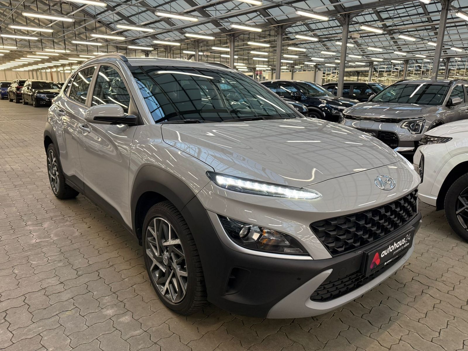Hyundai Kona SUV / Crossover / Geländewagen HYUNDAI Kona 1.6 GDi Hybrid Trend DCT Sports Utility Vehicle #1