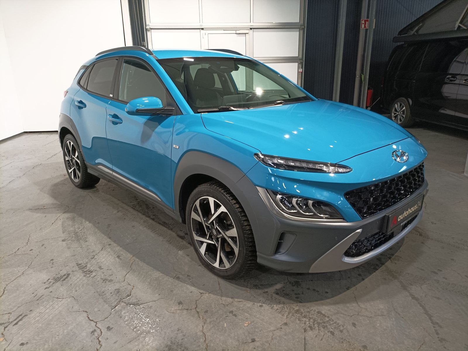 Hyundai Kona SUV / Crossover / Geländewagen HYUNDAI Kona 1.6 CRDi Premium DCT 4WD Sports Utility Vehicle #1