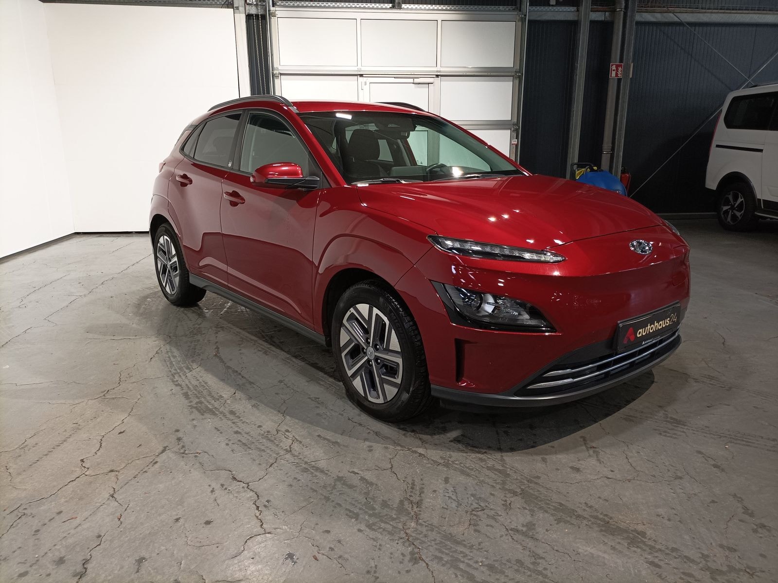 Hyundai Kona SUV / Crossover / Geländewagen HYUNDAI Kona ELEKTRO 100kW Sports Utility Vehicle #1