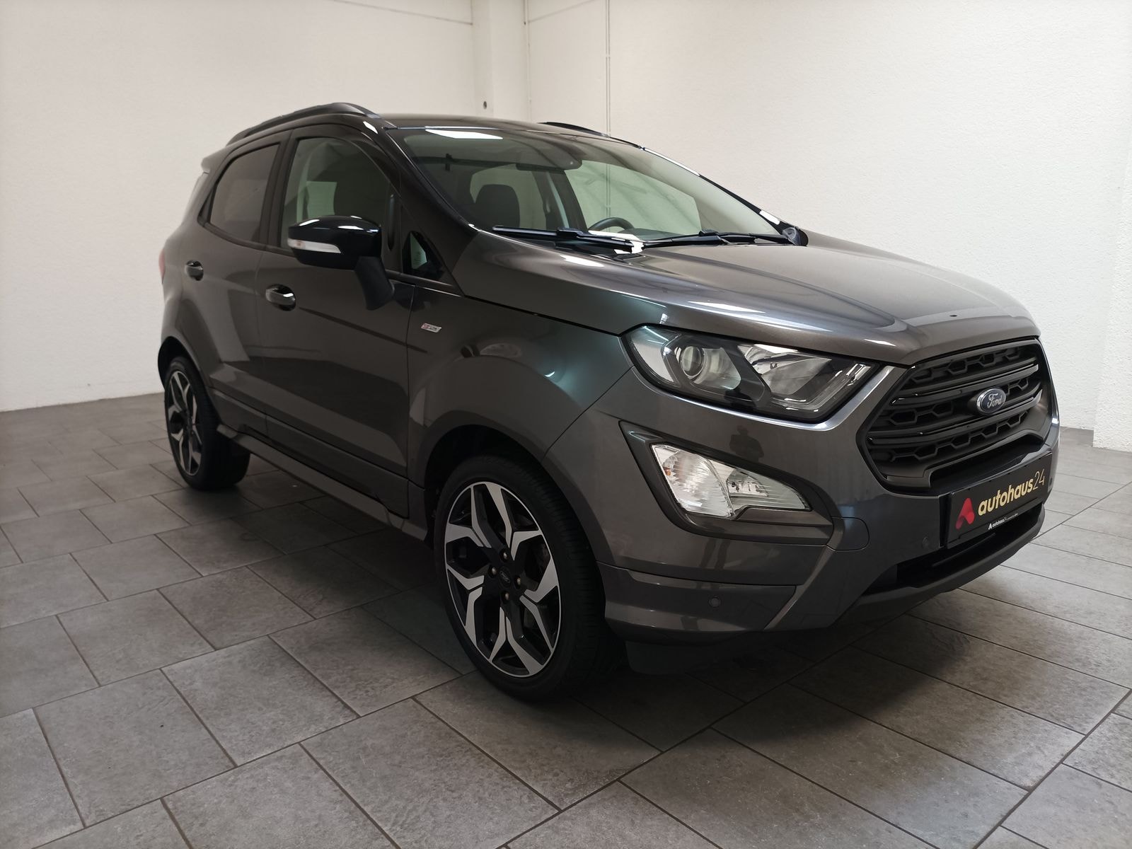 Ford EcoSport SUV / Crossover / Geländewagen FORD EcoSport 1,0 EcoBoost 103KW Titanium Sports Utility Vehicle #1