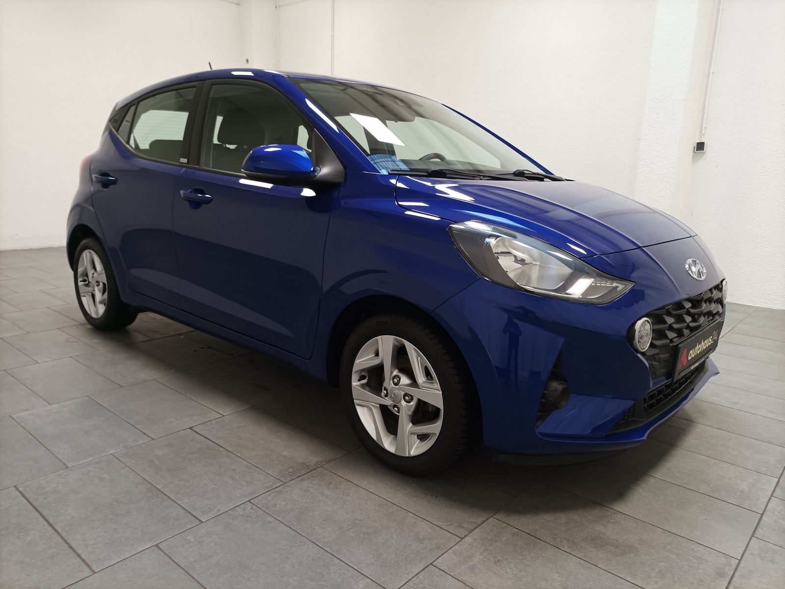 Hyundai i10 Limousine HYUNDAI i10 1.0 Trend Schräghecklimousine #1