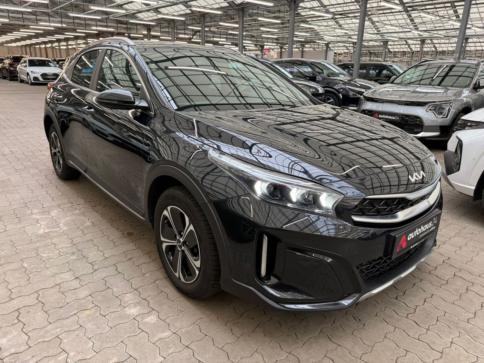 Kia XCeed SUV / Crossover / Geländewagen KIA XCeed 1.6 GDI Plug-In Hybrid DCT6 Vision Sports Utility Vehicle #1