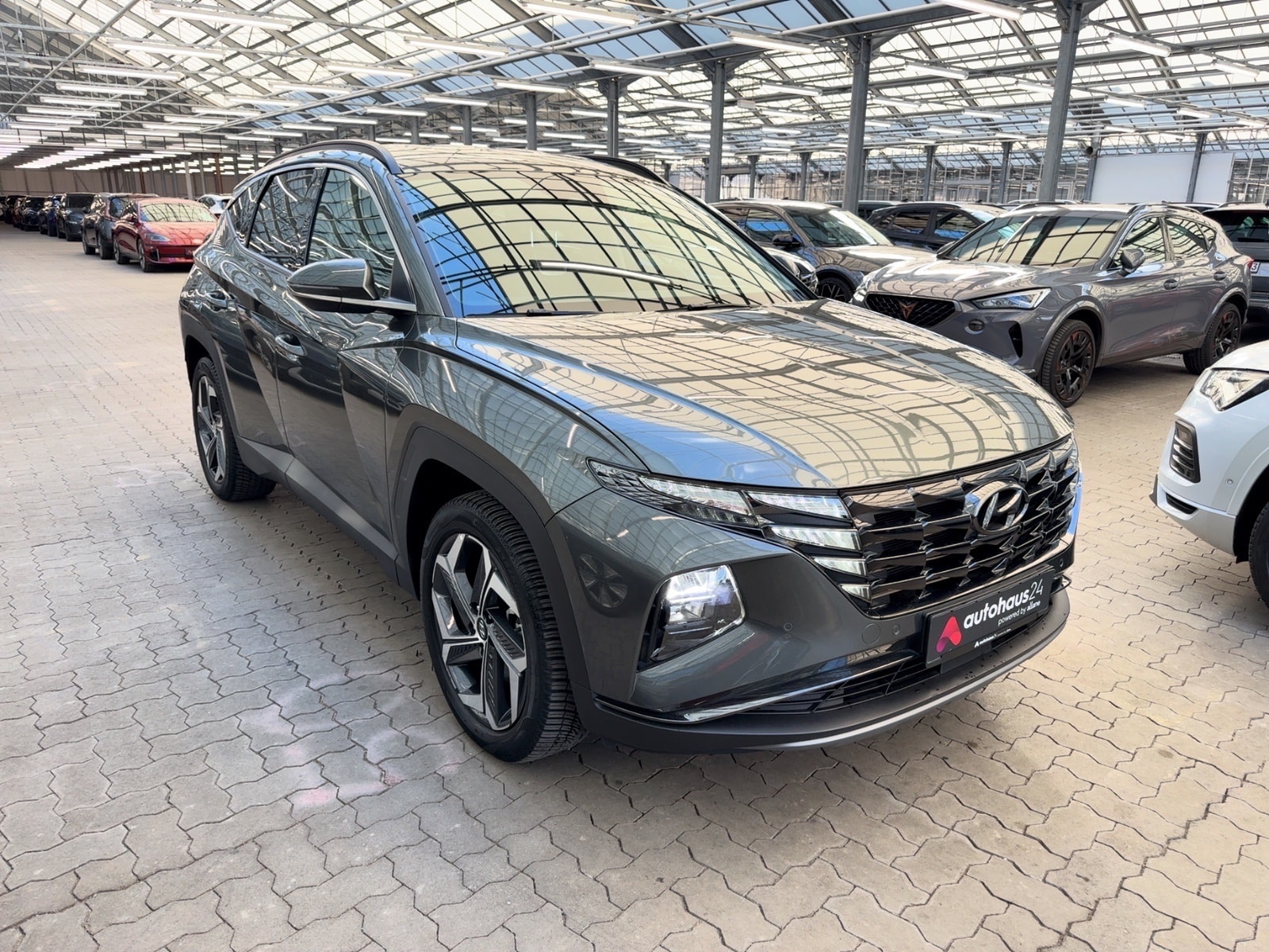 Hyundai Tucson SUV / Crossover / Geländewagen HYUNDAI Tucson 1.6 T-GDI Plug-in Hybrid 4WD Auto Sports Utility Vehicle #1