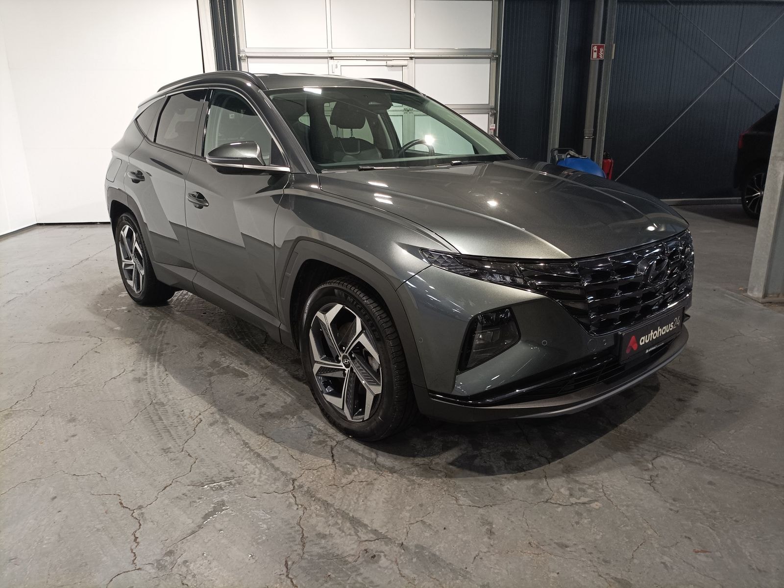 Hyundai Tucson SUV / Crossover / Geländewagen HYUNDAI Tucson 1.6 T-GDI Plug-in Hybrid 4WD Auto Sports Utility Vehicle #1