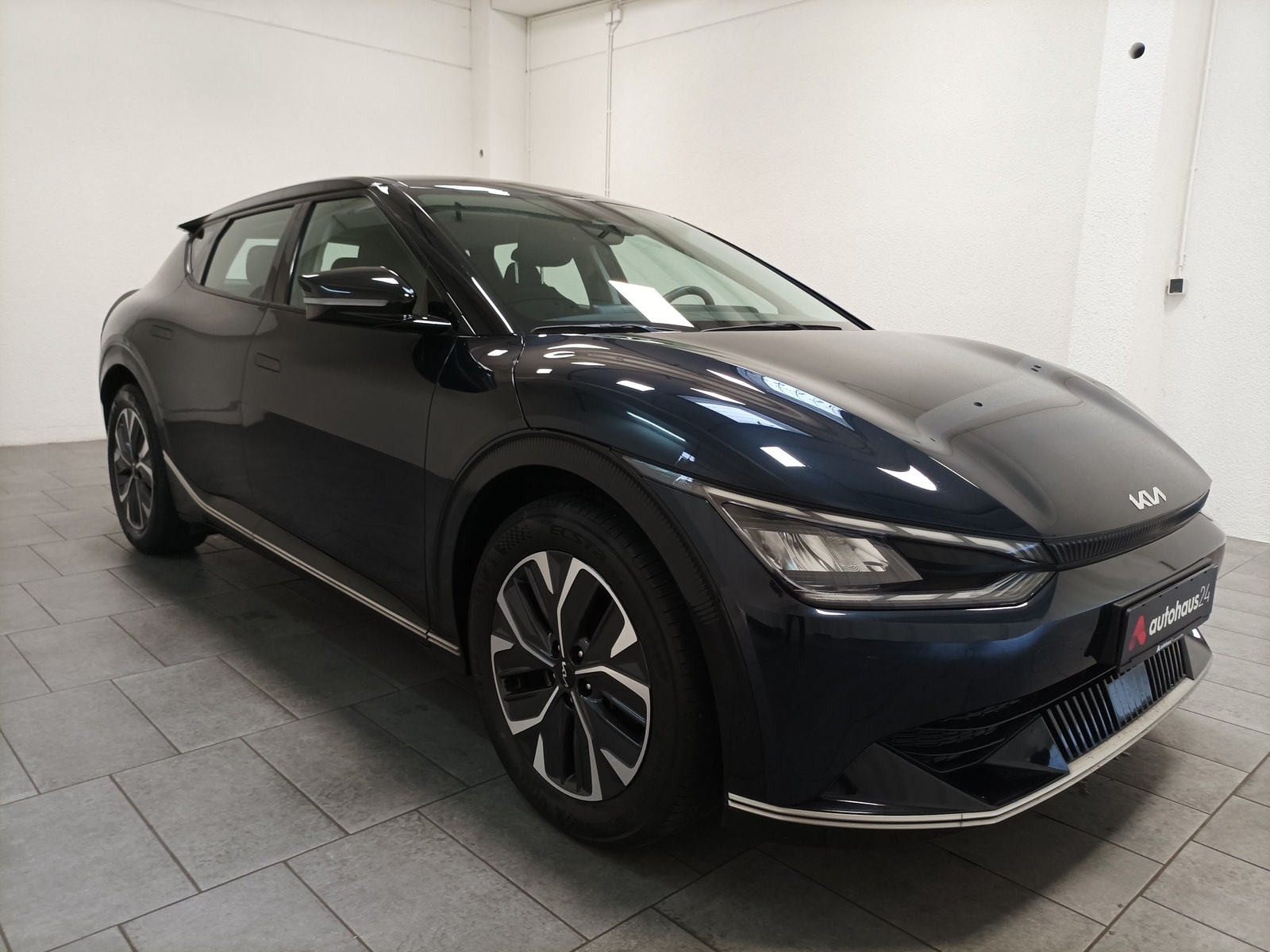 Kia EV6 SUV / Crossover / Geländewagen KIA EV6 58 kWh 125 kW Heckantrieb Sports Utility Vehicle #1