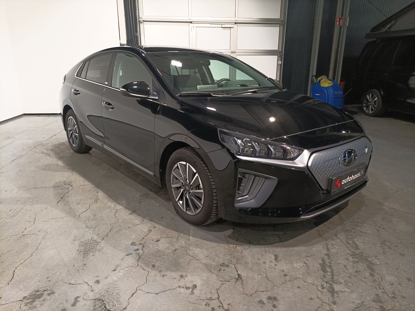 Hyundai IONIQ Limousine HYUNDAI IONIQ ELEKTRO Style Schräghecklimousine #1