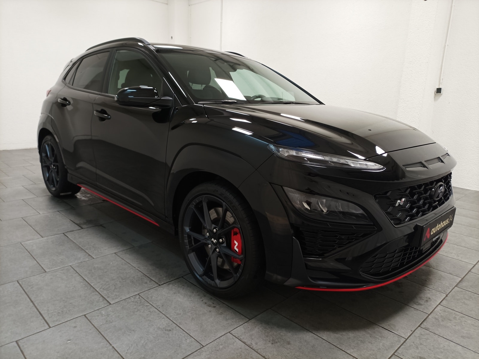 Hyundai Kona SUV / Crossover / Geländewagen HYUNDAI Kona 2.0 T-GDI N DCT Sports Utility Vehicle #1