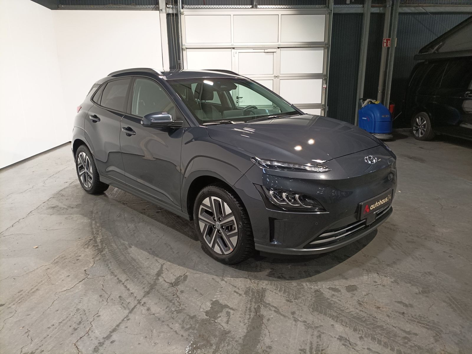 Hyundai Kona SUV / Crossover / Geländewagen HYUNDAI Kona ELEKTRO 100kW Sports Utility Vehicle #1