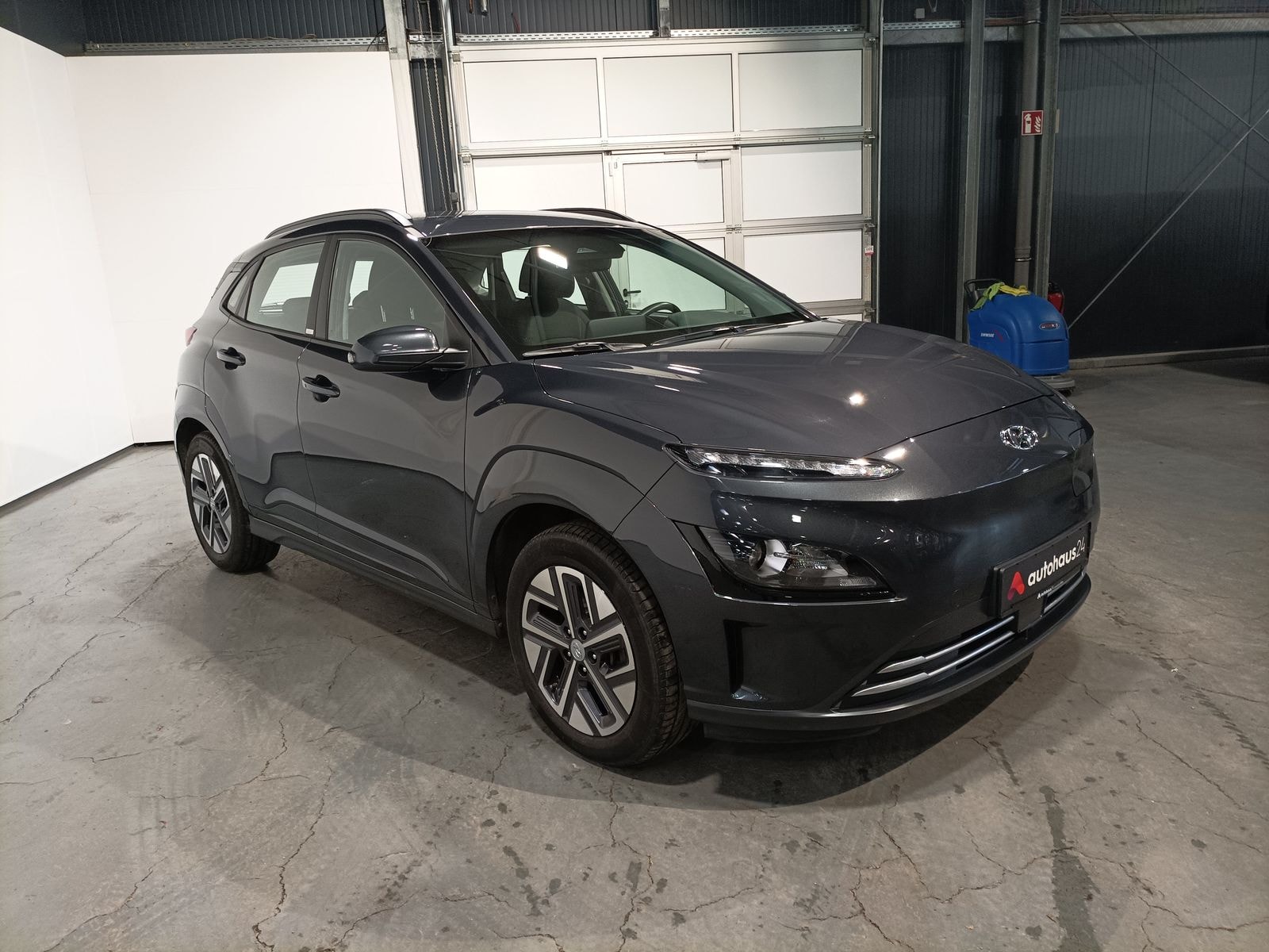 Hyundai Kona SUV / Crossover / Geländewagen HYUNDAI Kona ELEKTRO 100kW Sports Utility Vehicle #1