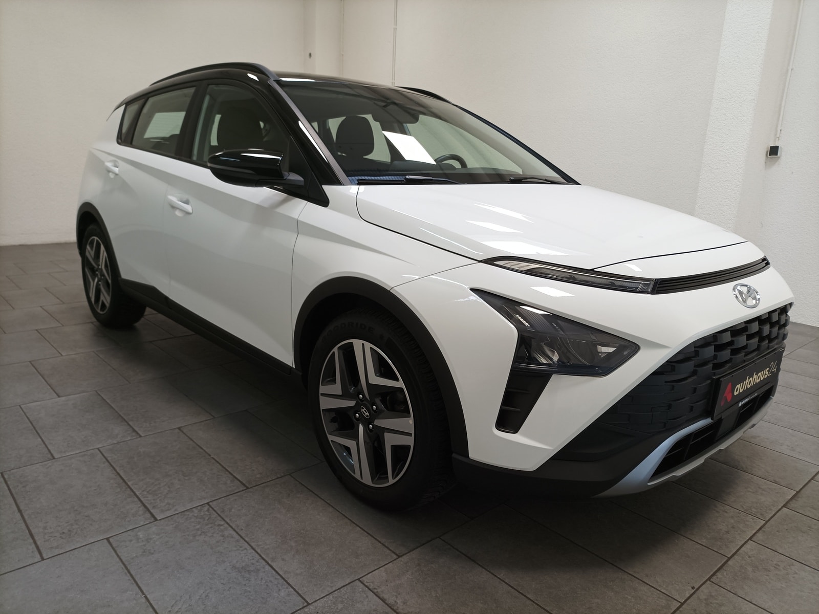 Hyundai Bayon SUV / Crossover / Geländewagen HYUNDAI Bayon 1.0 T-GDI Intro Sports Utility Vehicle #1