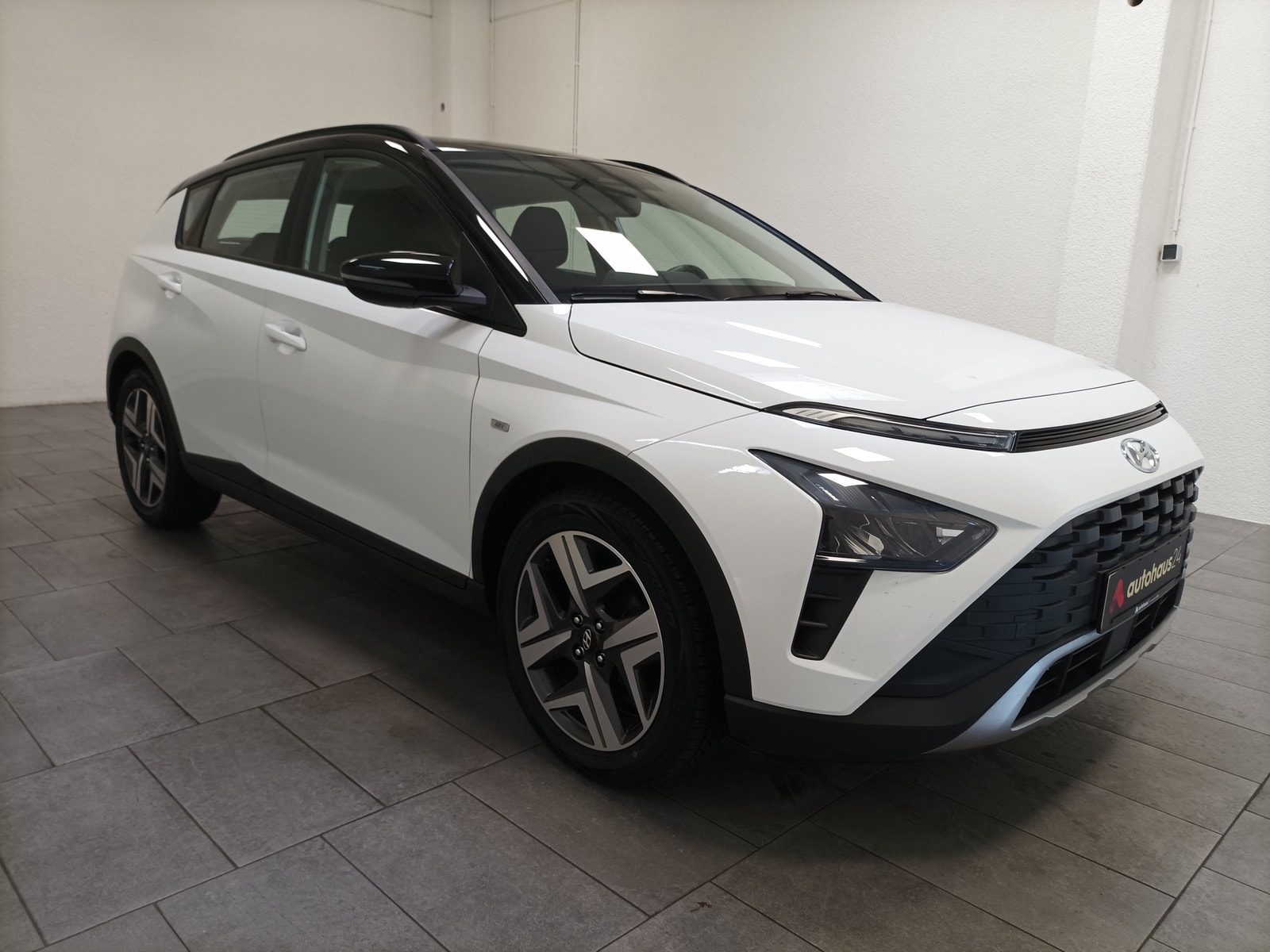 Hyundai Bayon SUV / Crossover / Geländewagen HYUNDAI Bayon 1.0 T-GDI 48V-Hybrid Intro DCT Sports Utility Vehicle #1