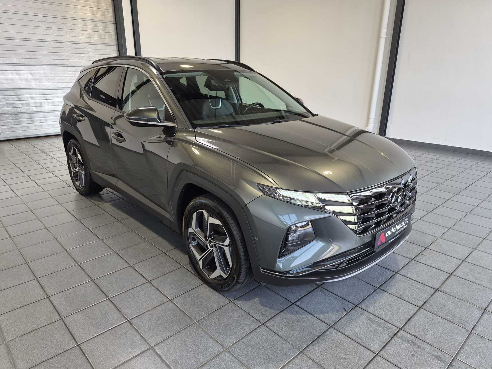 Hyundai Tucson SUV / Crossover / Geländewagen HYUNDAI Tucson 1.6 T-GDI Plug-in Hybrid 4WD Auto Sports Utility Vehicle #1