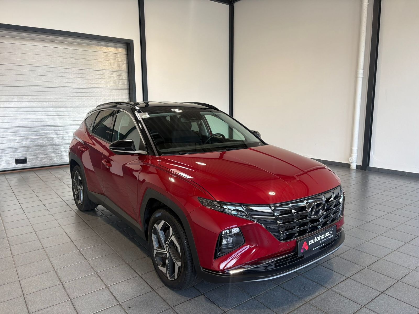 Hyundai Tucson SUV / Crossover / Geländewagen HYUNDAI Tucson 1.6 T-GDI Plug-in Hybrid 4WD Auto Sports Utility Vehicle #1