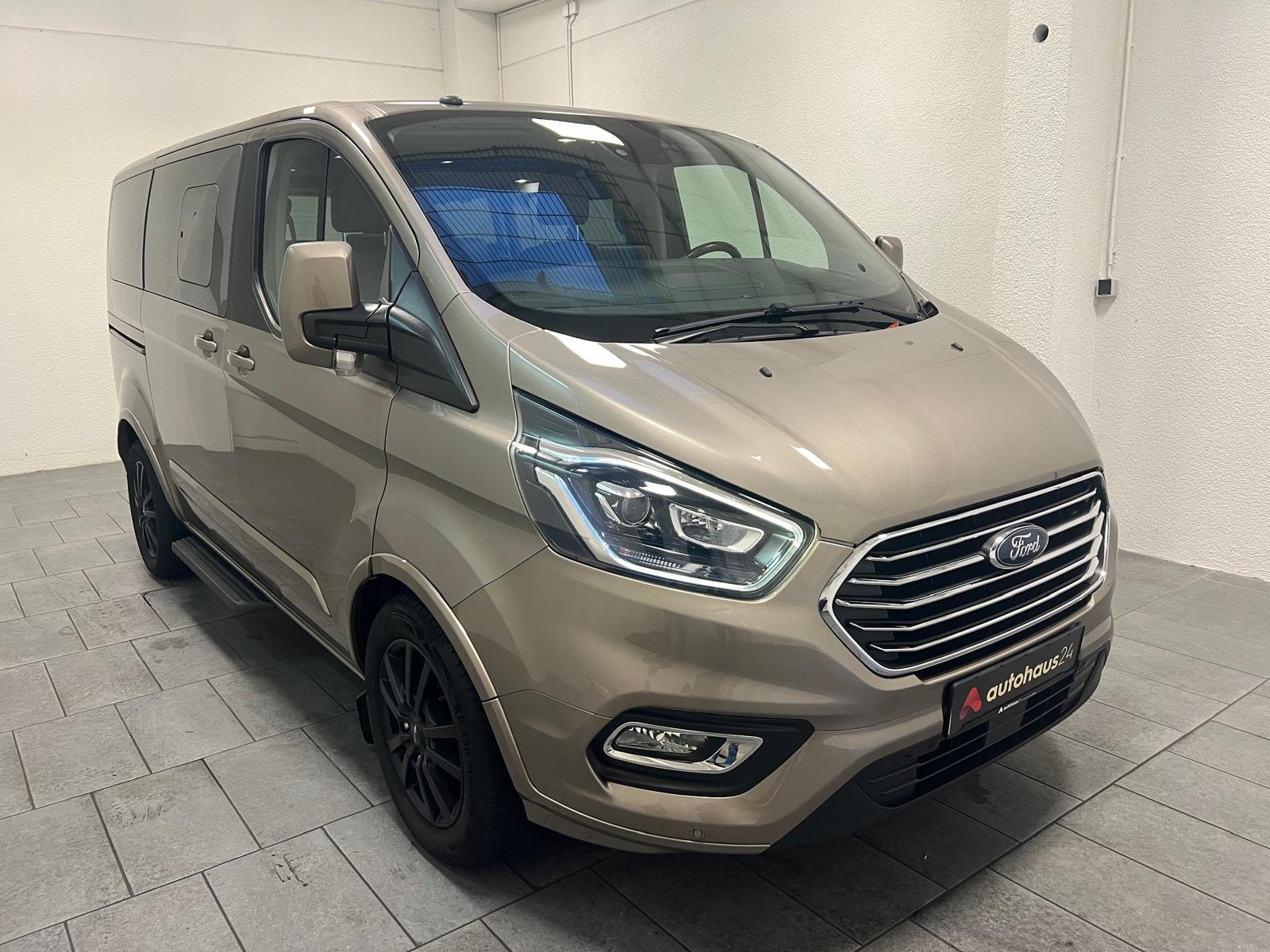 Ford Tourneo Kleinbus / Van FORD Tourneo Custom 2.0 EcoBlue 125kW 320 L1 Titanium AT 4x4 Van #1