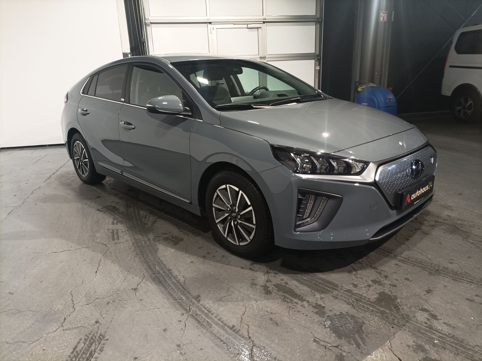 Hyundai IONIQ Limousine HYUNDAI IONIQ ELEKTRO Style Schräghecklimousine #1