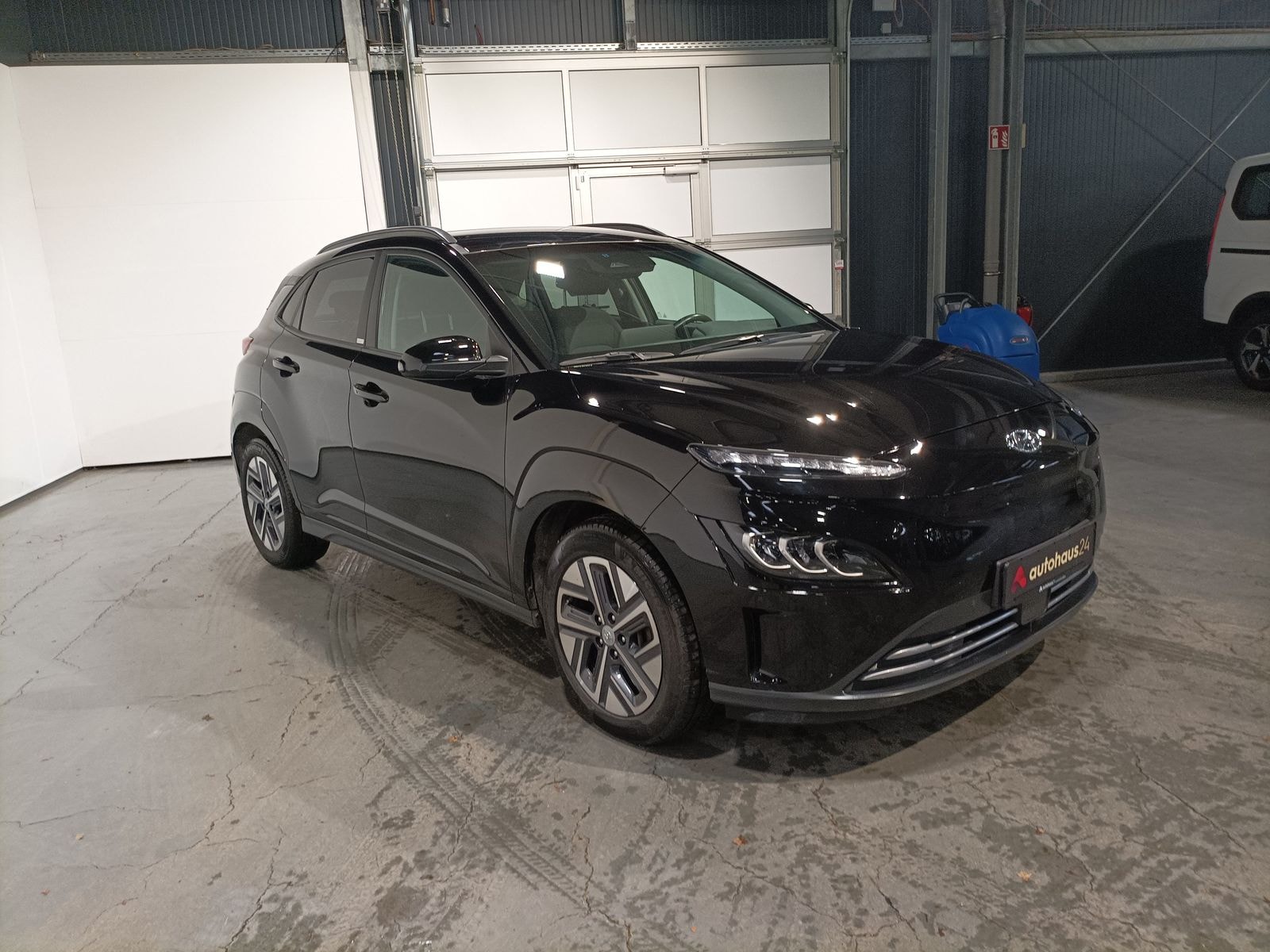 Hyundai Kona SUV / Crossover / Geländewagen HYUNDAI Kona ELEKTRO 100kW Sports Utility Vehicle #1