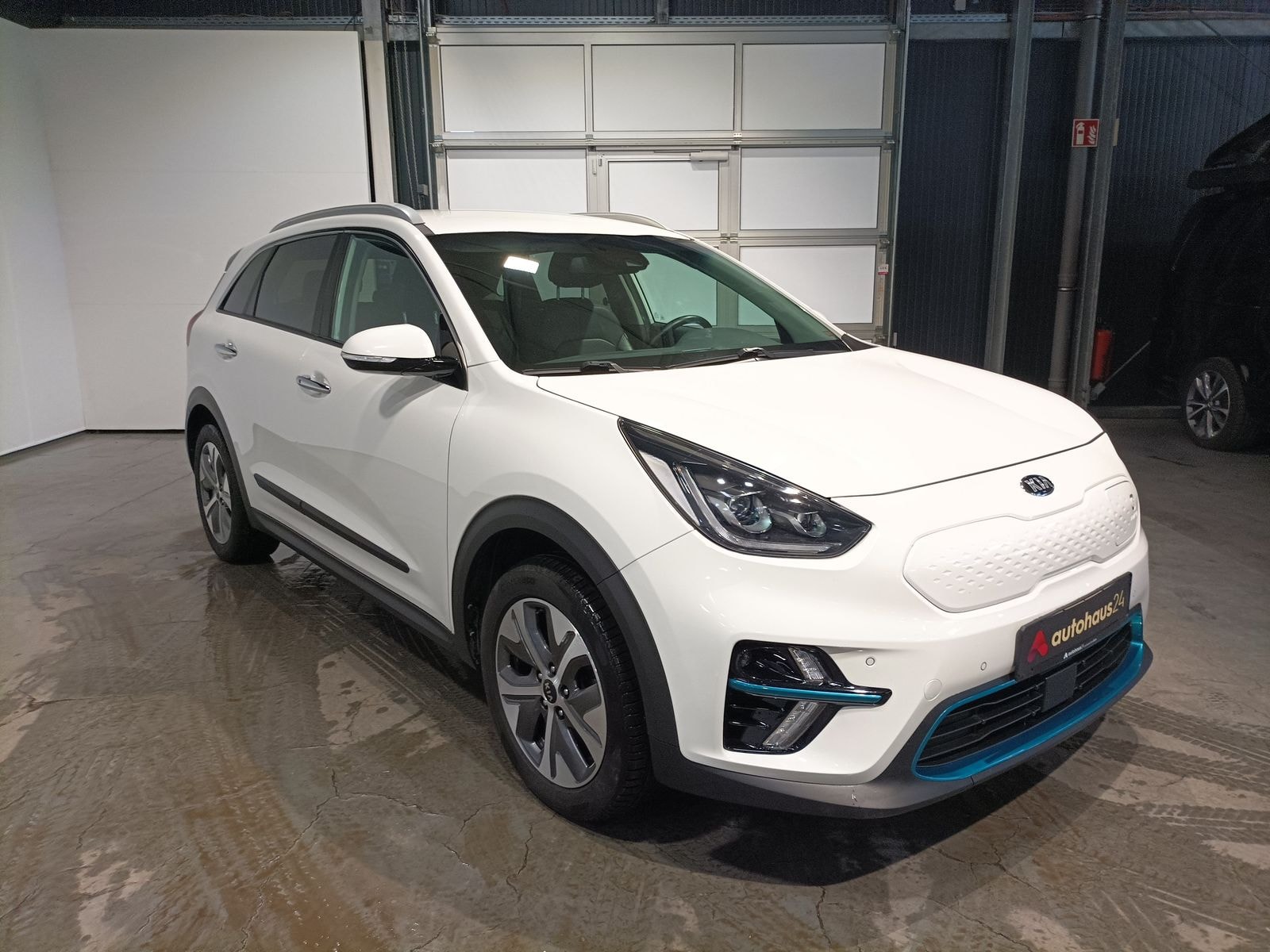Kia Niro SUV / Crossover / Geländewagen KIA e-Niro 150kW Spirit Schräghecklimousine #1