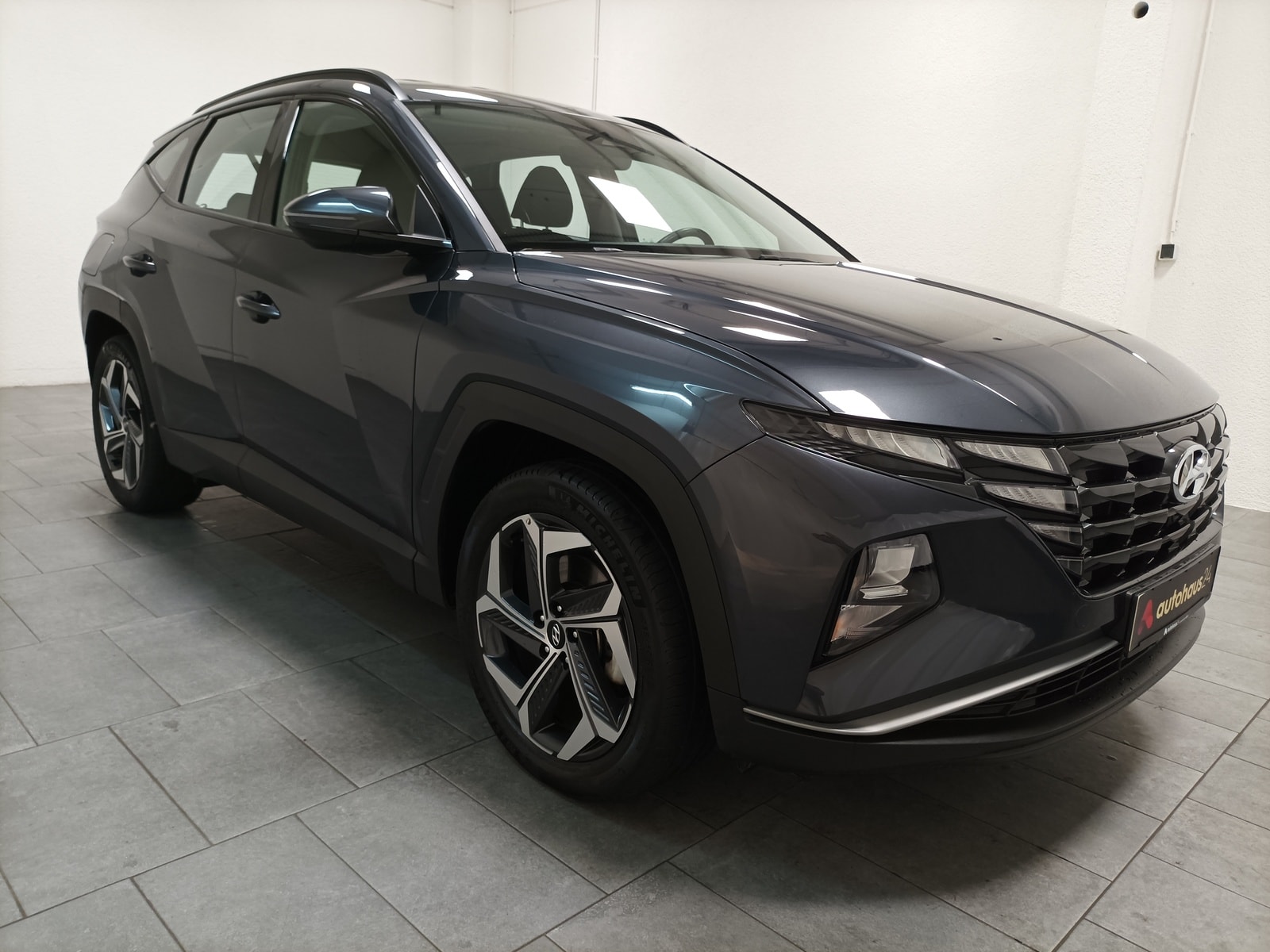 Hyundai Tucson SUV / Crossover / Geländewagen HYUNDAI Tucson 1.6 T-GDI Plug-in Hybrid 4WD Auto Sports Utility Vehicle #1