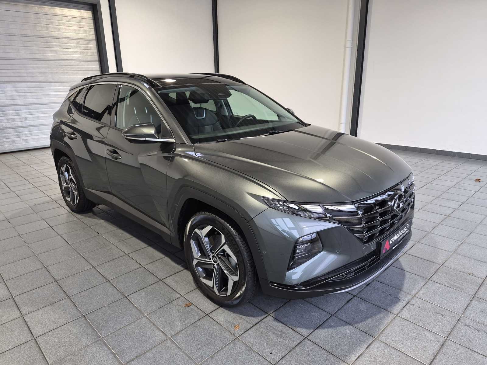 Hyundai Tucson SUV / Crossover / Geländewagen HYUNDAI Tucson 1.6 T-GDI Plug-in Hybrid 4WD Auto Sports Utility Vehicle #1