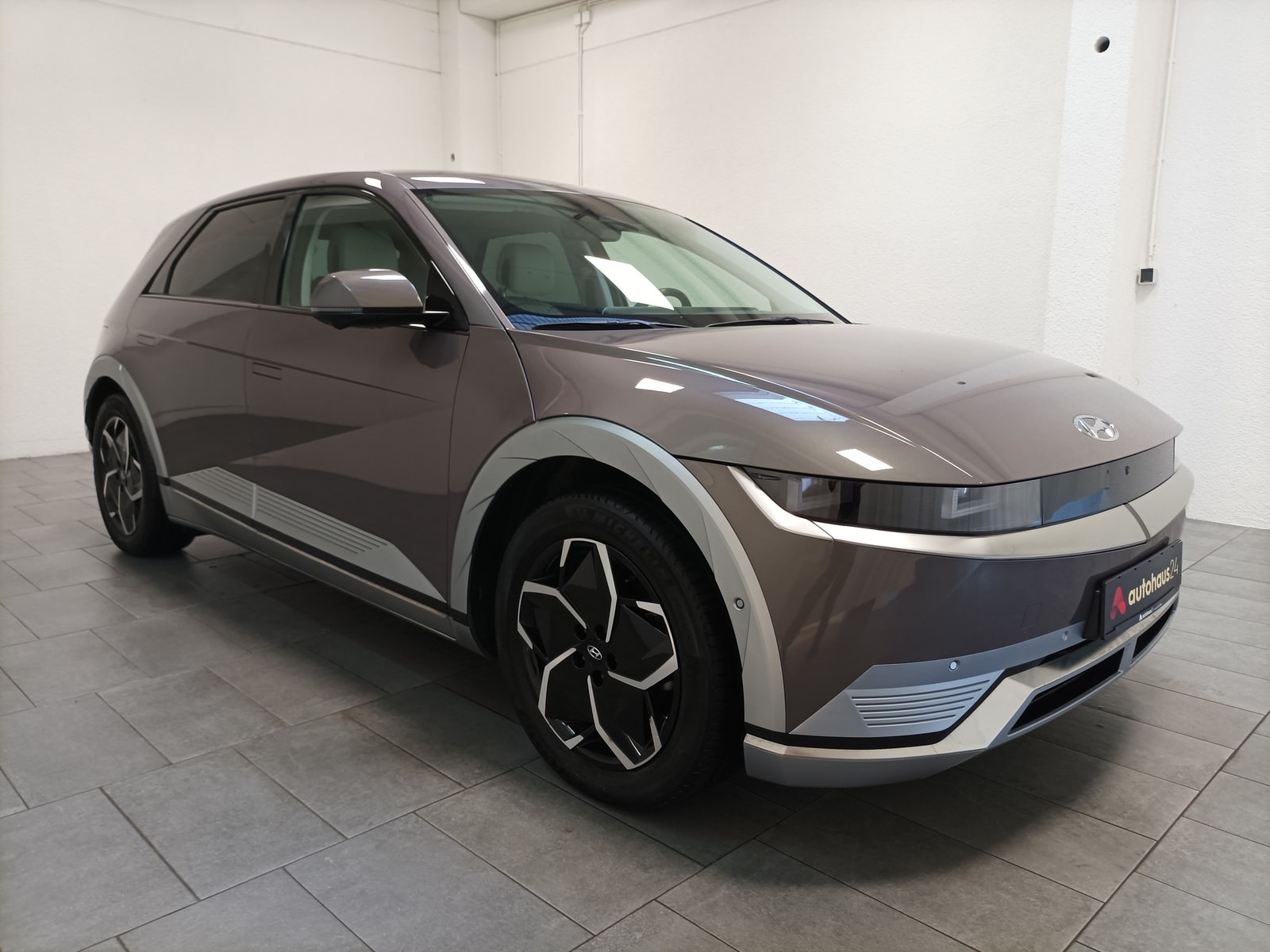 Hyundai IONIQ 5 Limousine HYUNDAI IONIQ 5 72,6 kWh 225 kW Allradantrieb Sports Utility Vehicle #1