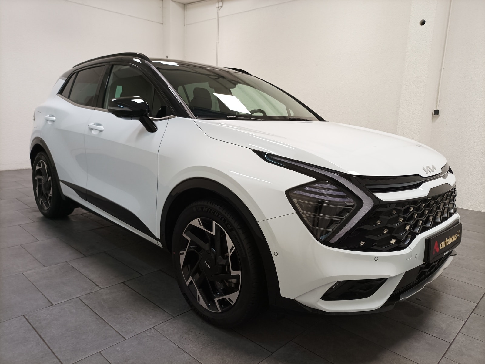 Kia Sportage SUV / Crossover / Geländewagen KIA Sportage 1.6 T-GDI Plug-in Hybrid Auto 4WD Sports Utility Vehicle #1