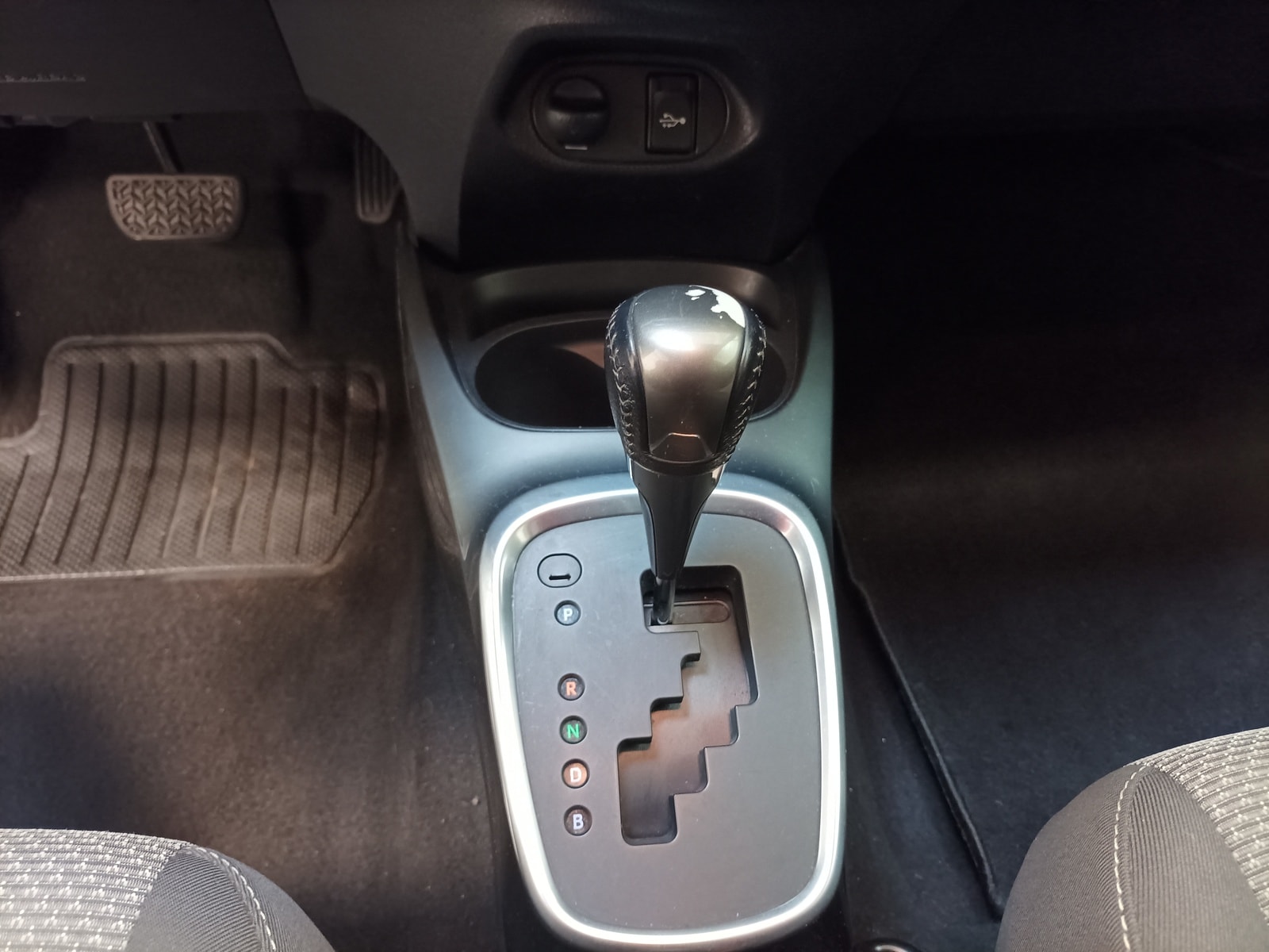 Toyota Yaris Limousine Yaris 1.5 VVT-i (Hybrid) Edition S #12