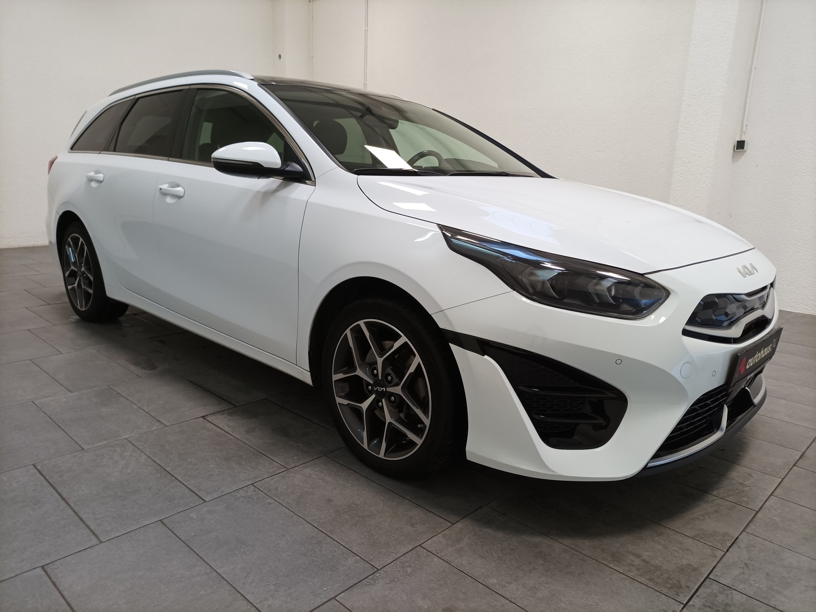 Kia Ceed Kombi KIA Ceed 1.6 GDI Plug-In Hybrid Platinum SW Kombi #1