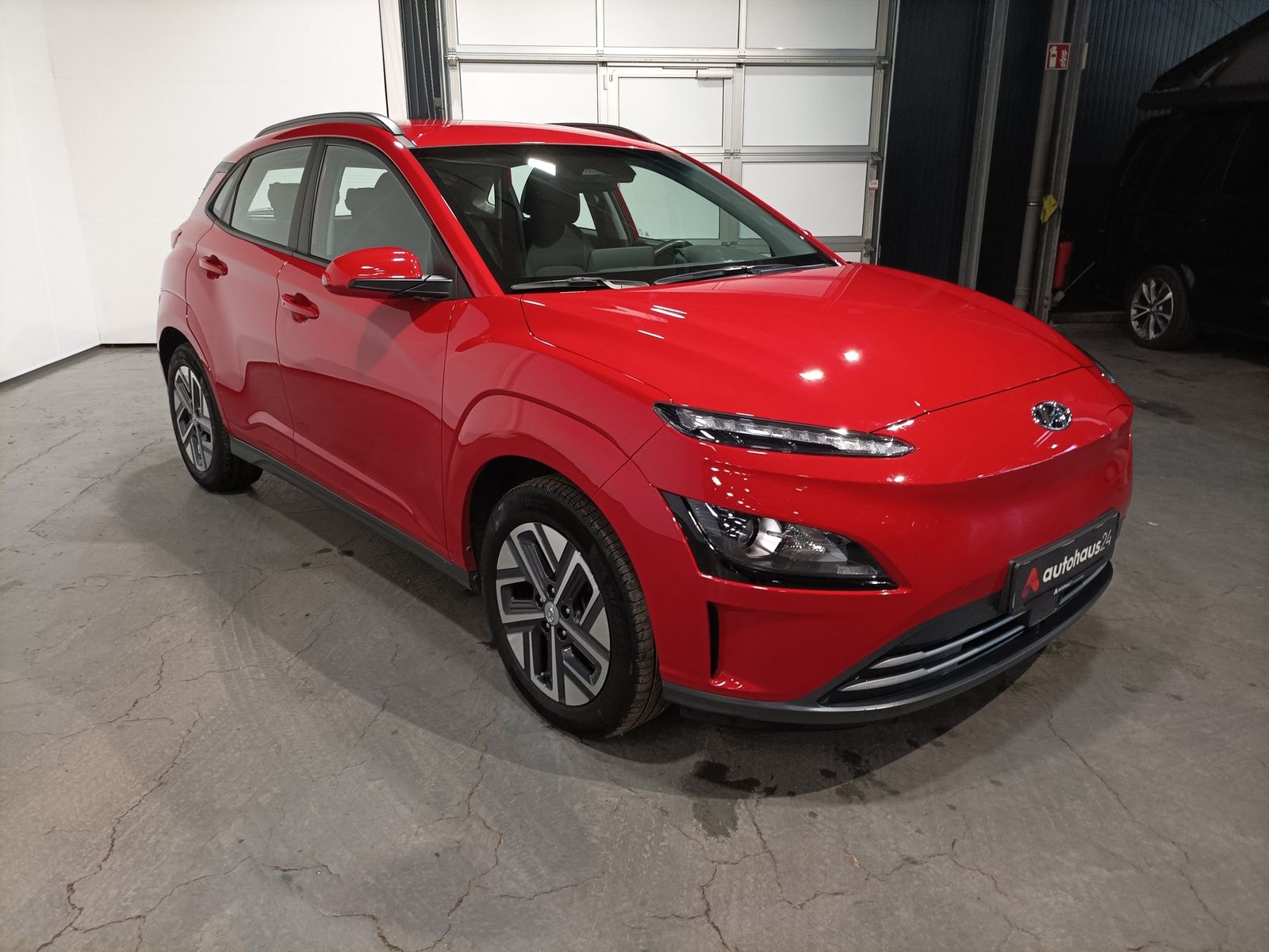 Hyundai Kona SUV / Crossover / Geländewagen HYUNDAI Kona ELEKTRO 100kW Sports Utility Vehicle #1