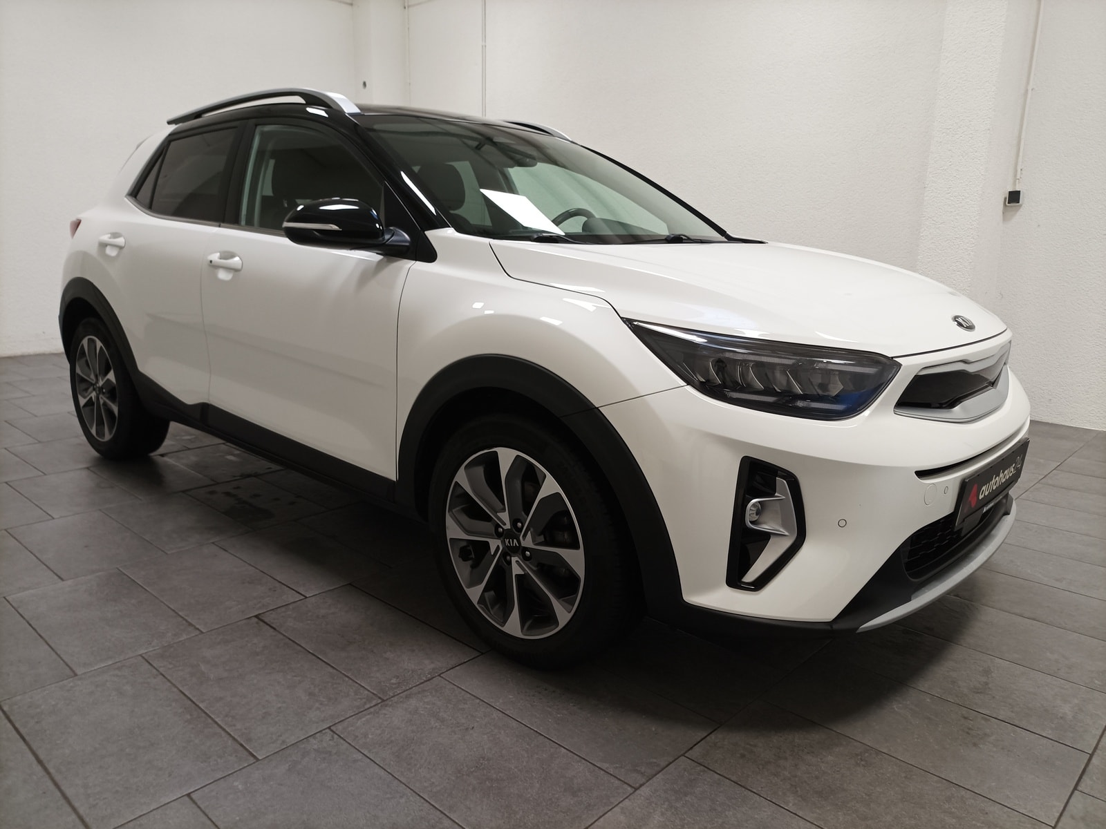 Kia Stonic SUV / Crossover / Geländewagen KIA Stonic 1.0 T-GDI 120 Spirit Sports Utility Vehicle #1