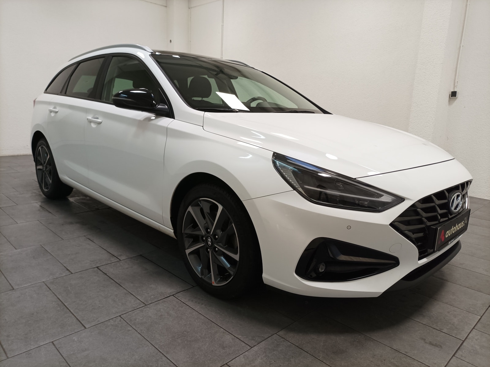 Hyundai i30 Kombi HYUNDAI i30 1.0 T-GDI EDITION 30+ DCT Schräghecklimousine #1