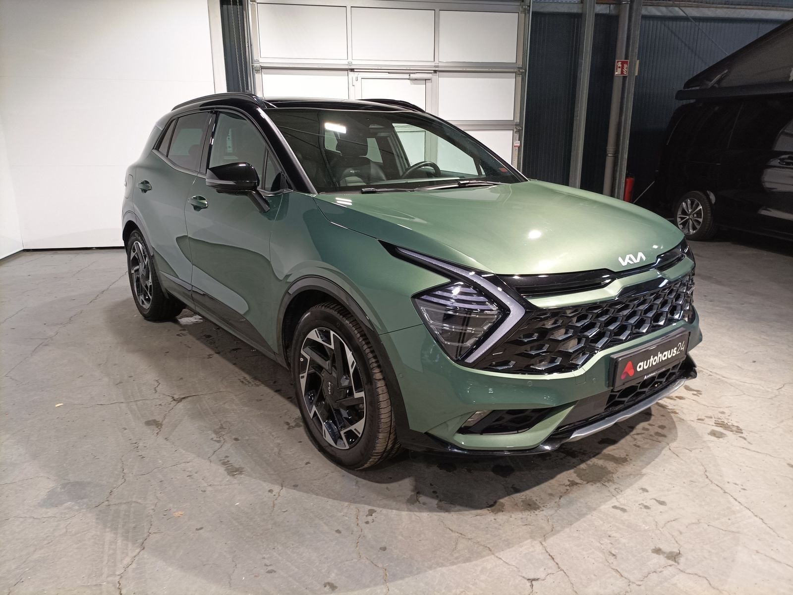 Kia Sportage SUV / Crossover / Geländewagen KIA Sportage 1.6 T-GDI Plug-in Hybrid Auto 4WD Sports Utility Vehicle #1