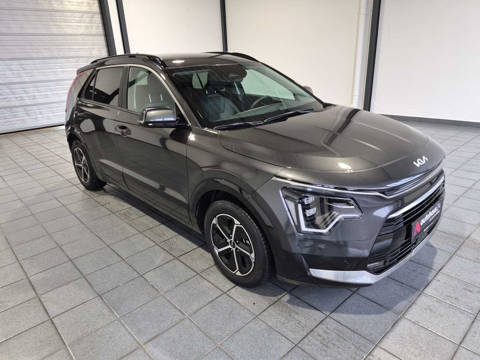 Kia Niro SUV / Crossover / Geländewagen KIA Sorento 2.2 CRDi AWD Platinum DCT8 Sports Utility Vehicle #1