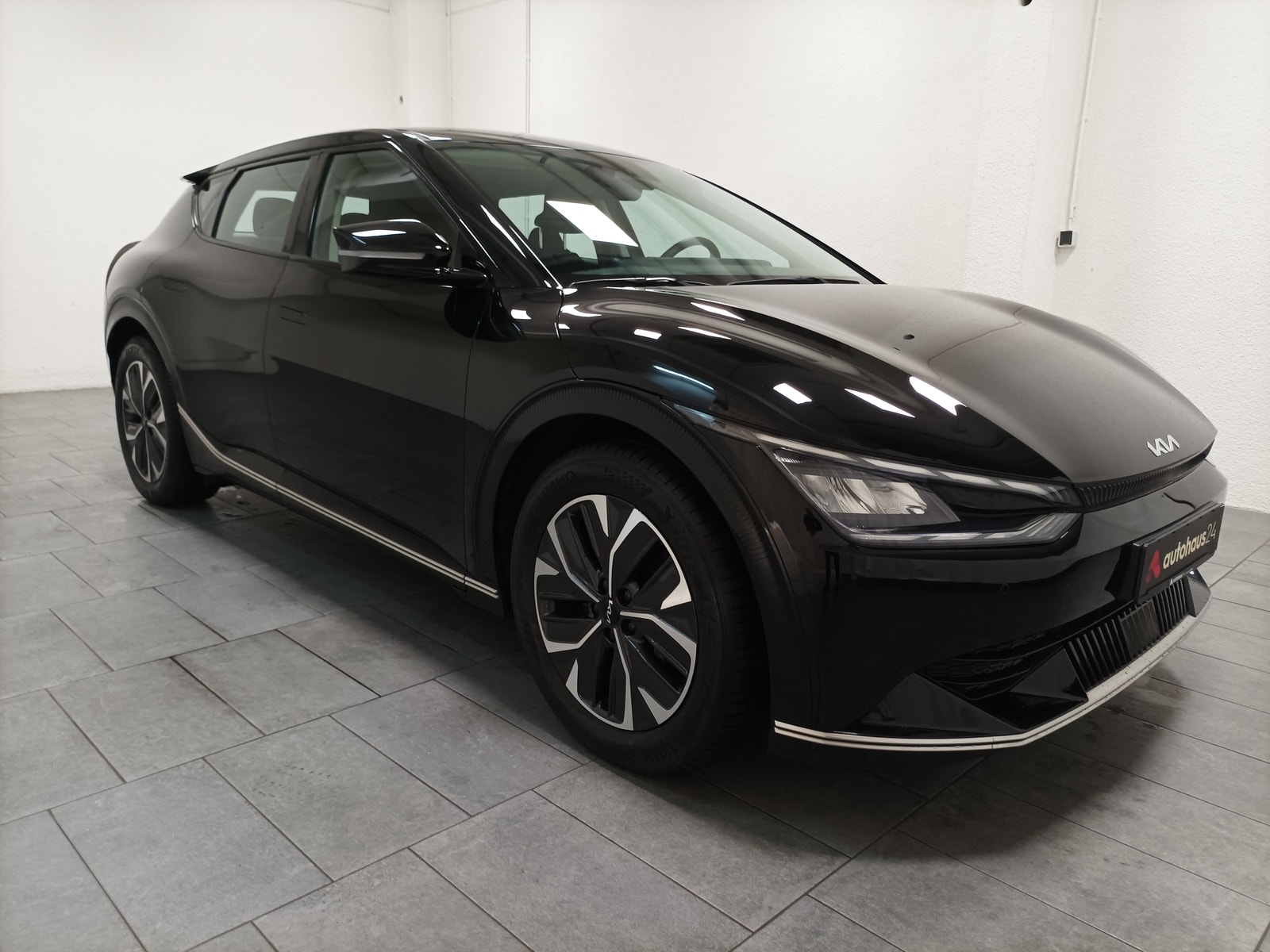 Kia EV6 SUV / Crossover / Geländewagen KIA EV6 58 kWh 125 kW Heckantrieb Sports Utility Vehicle #1