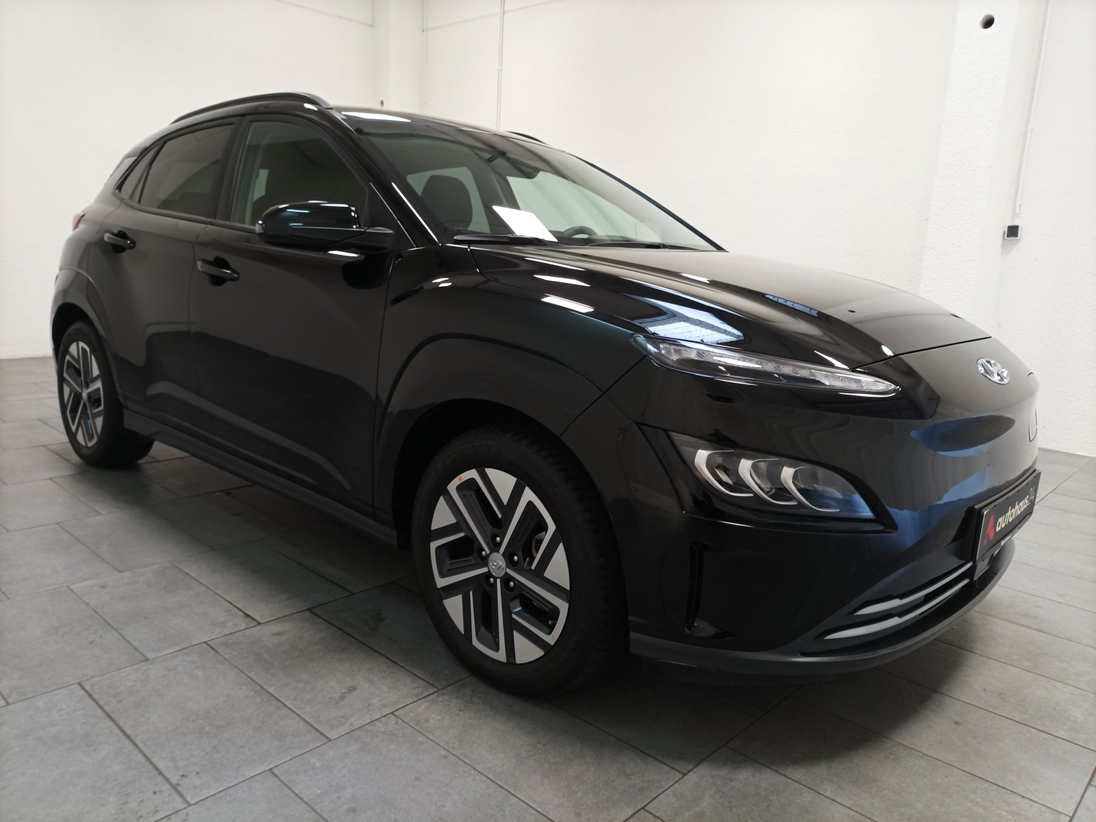 Hyundai Kona SUV / Crossover / Geländewagen HYUNDAI Kona ELEKTRO 100kW Sports Utility Vehicle #1