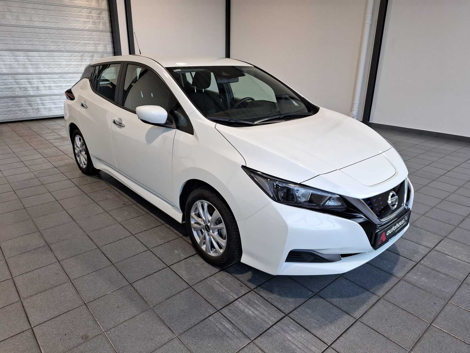 Nissan Leaf Limousine NISSAN Leaf - Schräghecklimousine #1