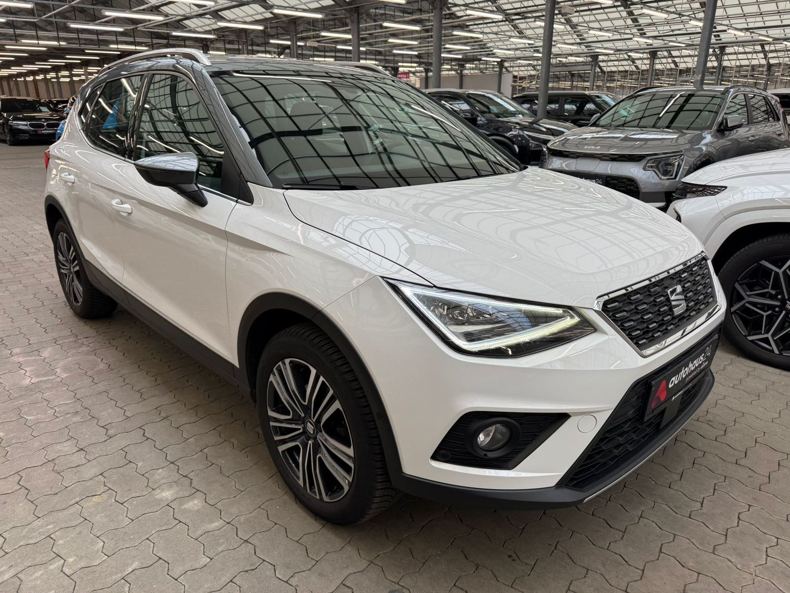 SEAT Arona SUV / Crossover / Geländewagen SEAT Arona 1.0 EcoTSI Start&Stop 85kW Style Sports Utility Vehicle #1