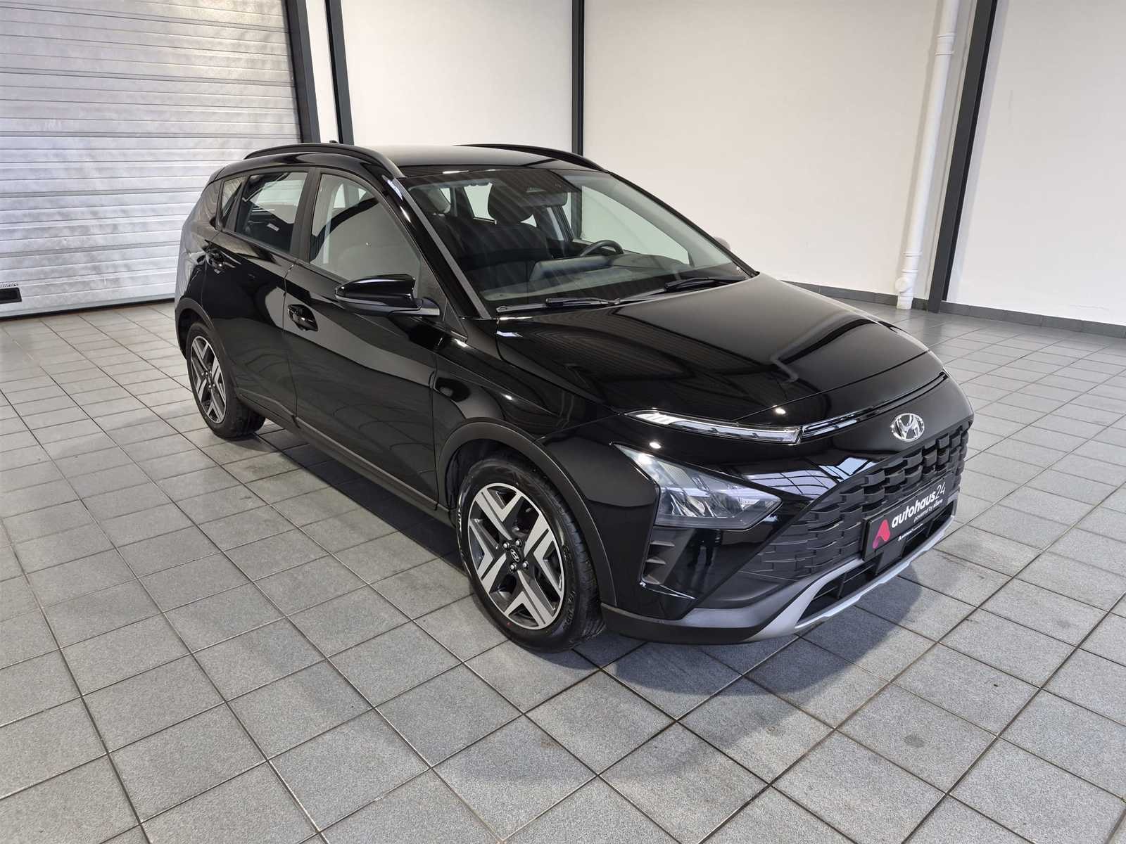 Hyundai Bayon SUV / Crossover / Geländewagen HYUNDAI Bayon 1.0 T-GDI Intro Sports Utility Vehicle #1