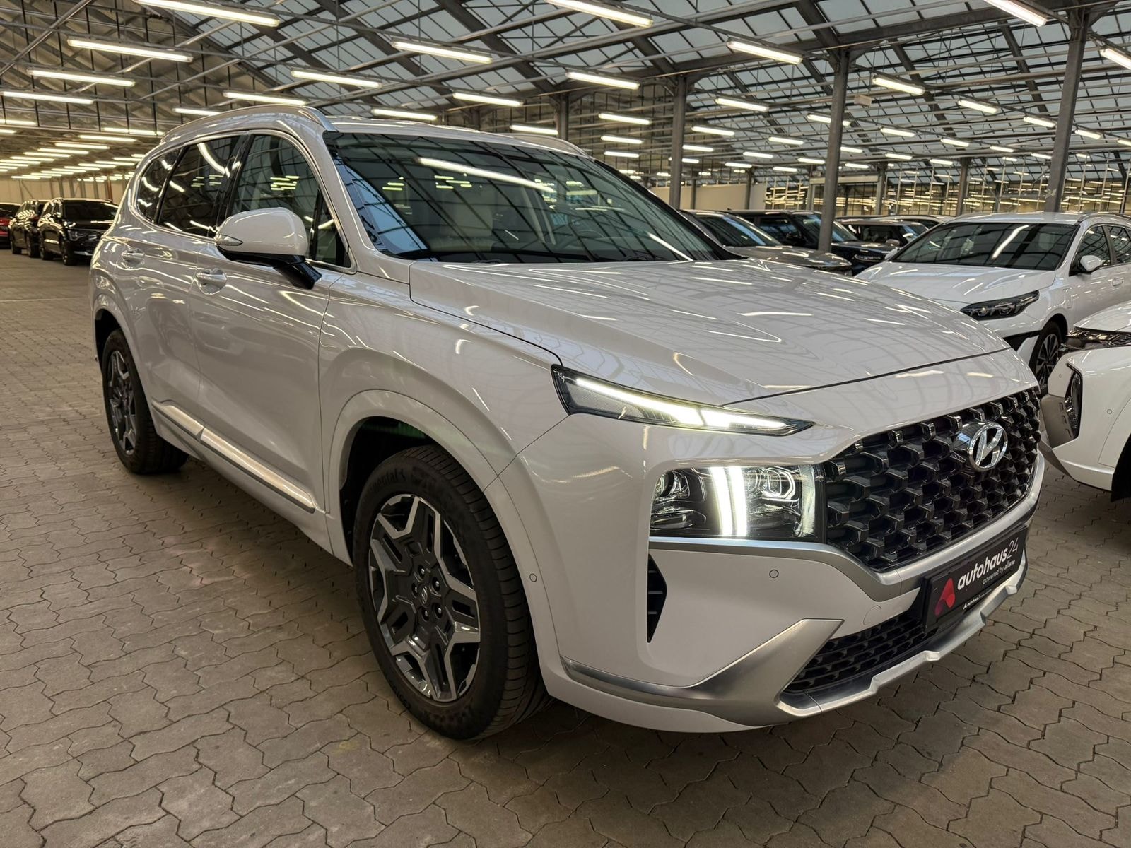 Hyundai Santa Fe SUV / Crossover / Geländewagen HYUNDAI Santa Fe 1.6 T-GDI Plug-in Hybrid 4WD Auto Sports Utility Vehicle #1