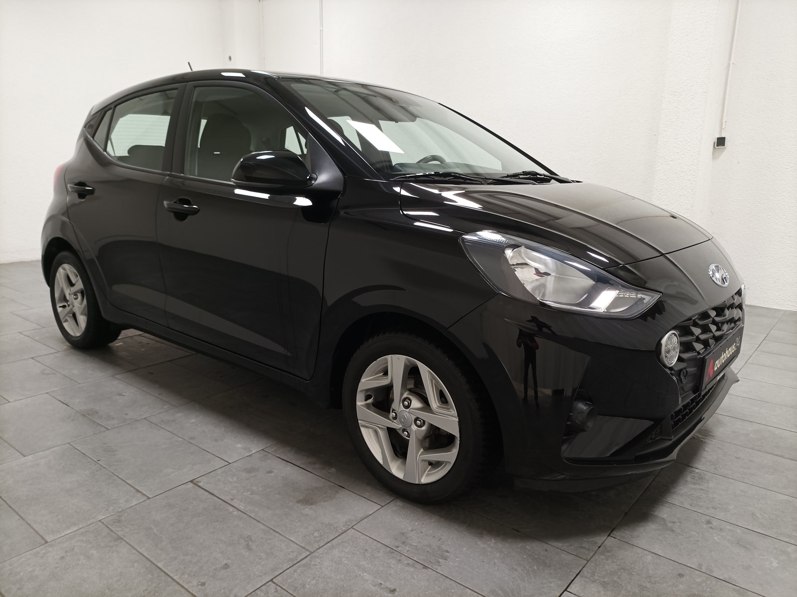 Hyundai i10 Limousine HYUNDAI i10 1.0 Trend Schräghecklimousine #1