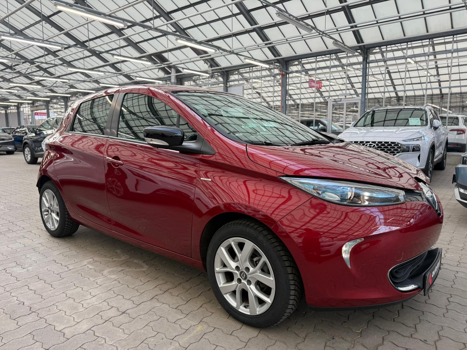 Renault ZOE Schräghecklimousine RENAULT ZOE Intens Schräghecklimousine #1