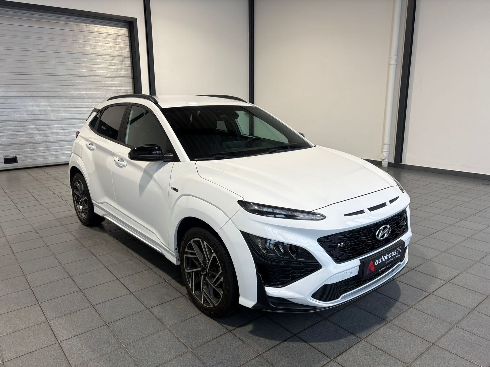 Hyundai Kona SUV / Crossover / Geländewagen HYUNDAI Kona 1.6 T-GDI N Line DCT Sports Utility Vehicle #1