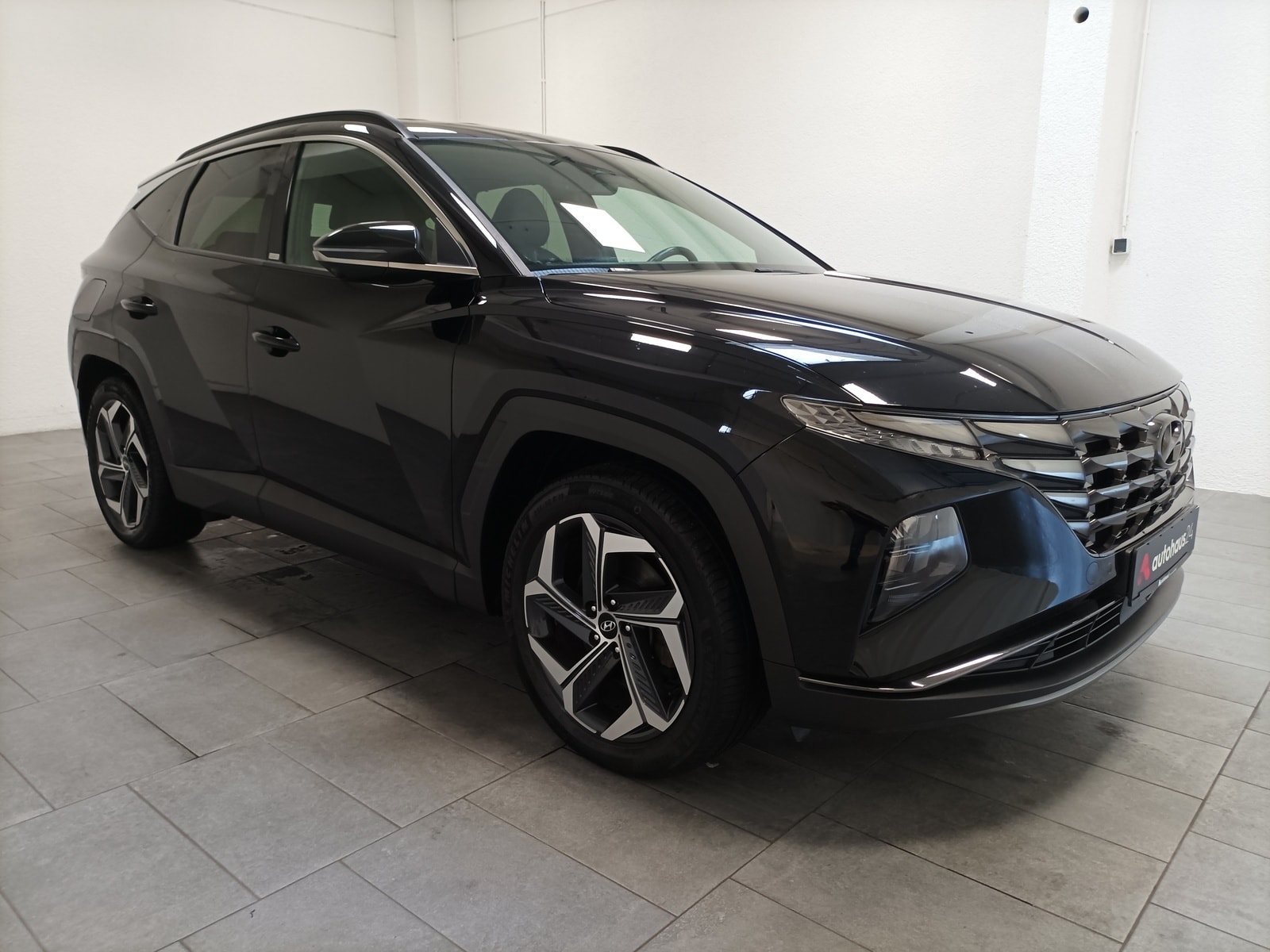 Hyundai Tucson SUV / Crossover / Geländewagen HYUNDAI Tucson 1.6 T-GDI Plug-in Hybrid 4WD Auto Sports Utility Vehicle #1