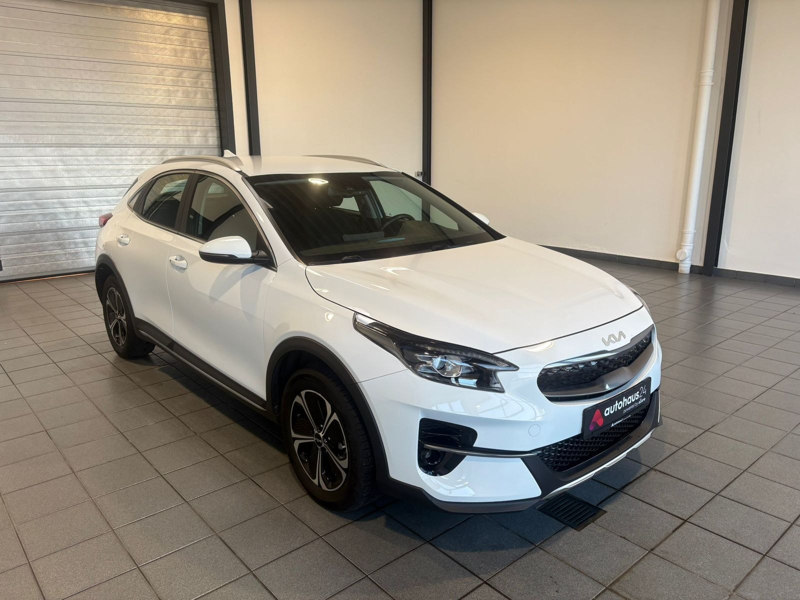 Kia XCeed SUV / Crossover / Geländewagen KIA XCeed 1.6 GDI Plug-In Hybrid DCT6 Vision Sports Utility Vehicle #1