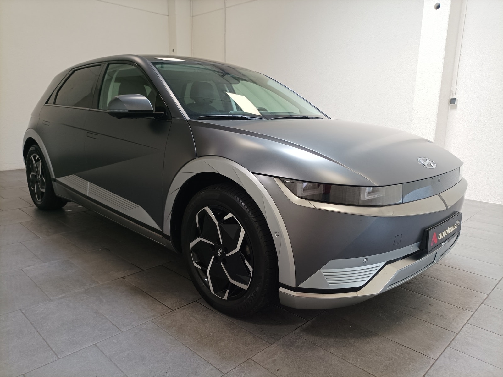 Hyundai IONIQ 5 Limousine HYUNDAI IONIQ 5 58 kWh 173 kW Allradantrieb Sports Utility Vehicle #1
