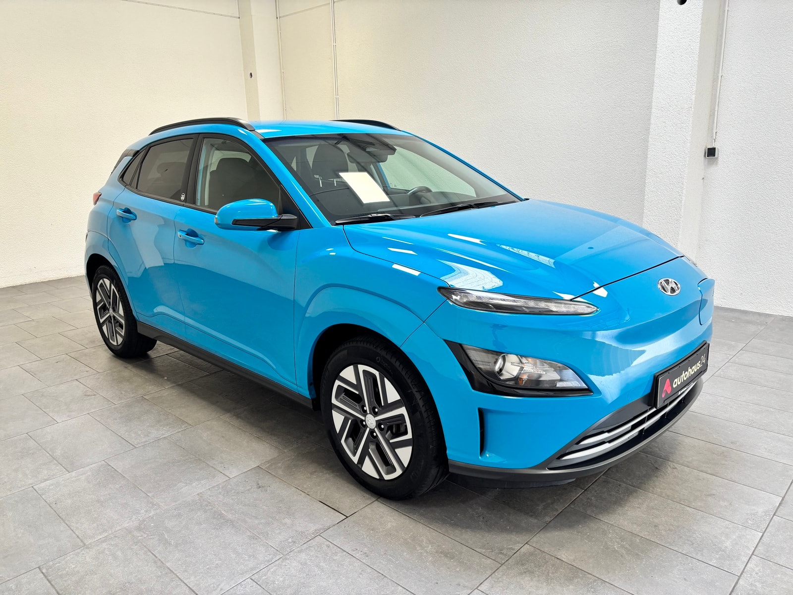 Hyundai Kona SUV / Crossover / Geländewagen HYUNDAI Kona ELEKTRO 100kW Sports Utility Vehicle #1